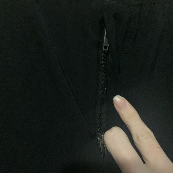 Patagonia Black Hiking Pants tapered tailored leg thigh logo pull on size small - Picture 6 of 12